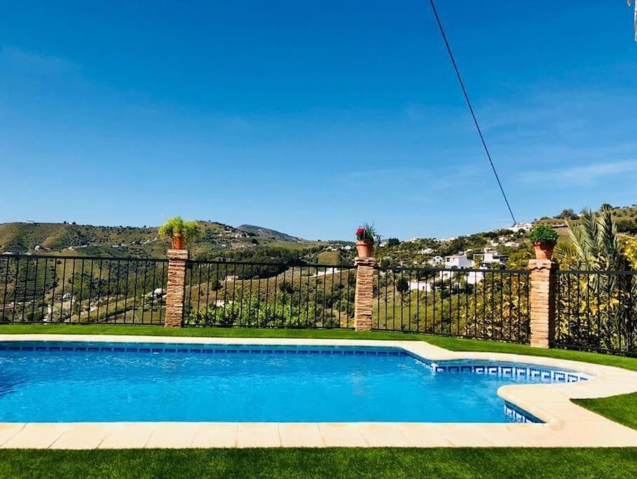 Villa En Frigiliana Con Piscina Y Jacuzzi Zewnętrze zdjęcie