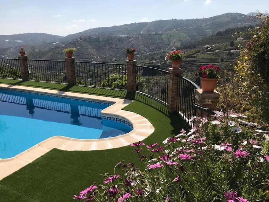 Villa En Frigiliana Con Piscina Y Jacuzzi Zewnętrze zdjęcie