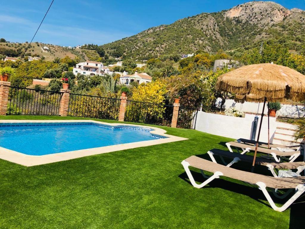 Villa En Frigiliana Con Piscina Y Jacuzzi Zewnętrze zdjęcie